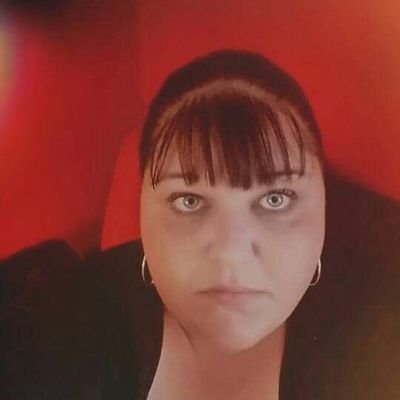 Profile Picture of Vicky Button (@vickybutton11) on Twitter