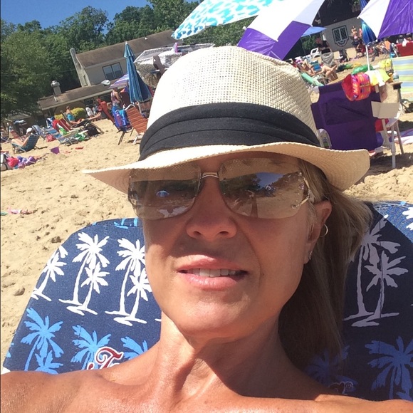 Profile Picture of Kim Barilotti (@nannyx3) on Poshmark