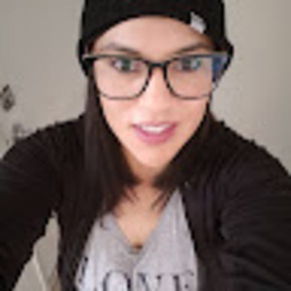 Profile Picture of Alba Iruegas (@iruegas765) on Poshmark