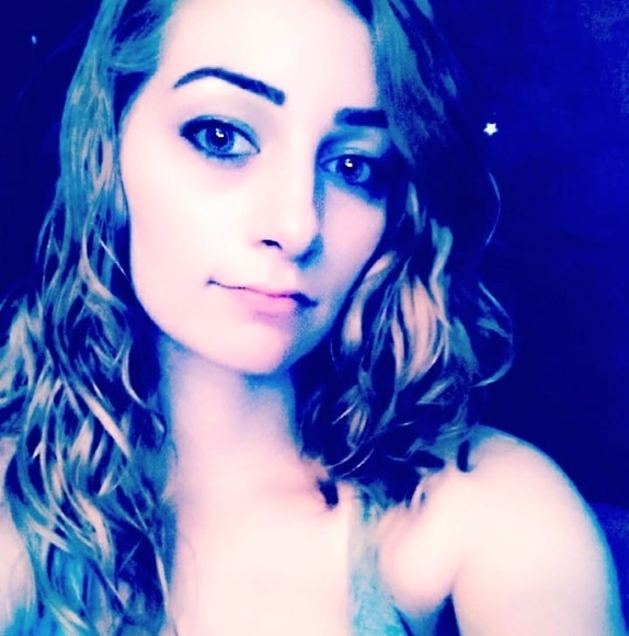 Profile Picture of Sheya Zajaczkowski (@sheya94) on Poshmark