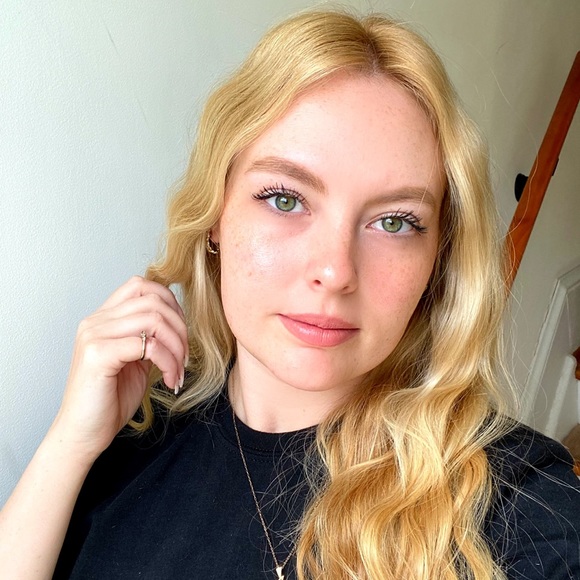 Profile Picture of Liz Tirozzi (@ladylizat) on Poshmark