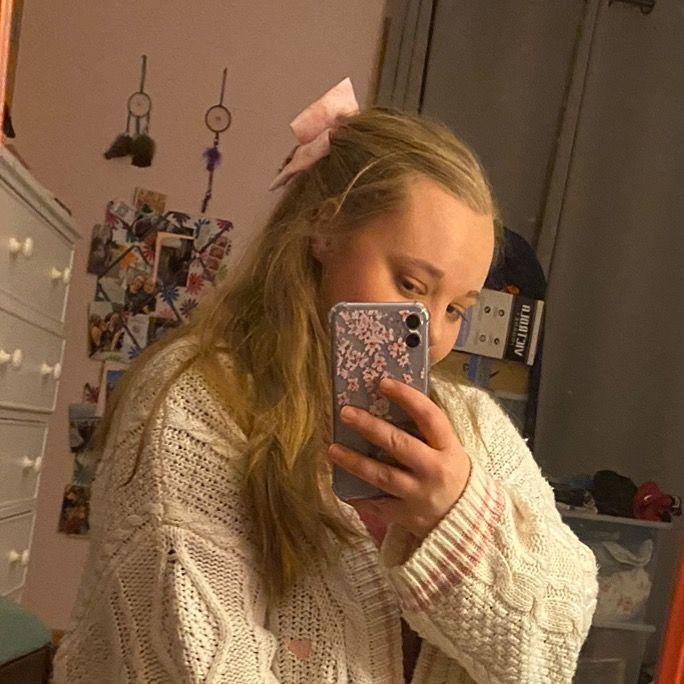 Profile Picture of Isabelle (@once.upon.isabelle) on Tiktok