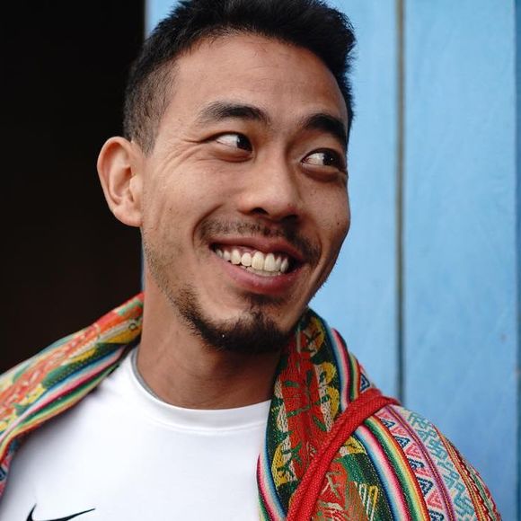 Profile Picture of George Cheng (@georgechengg) on Poshmark