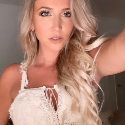 Profile Picture of Alexa White (@lexawhite) on Twitter