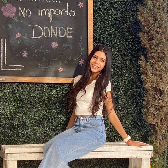 Profile Picture of Andrea Miramontes (@andream245) on Poshmark