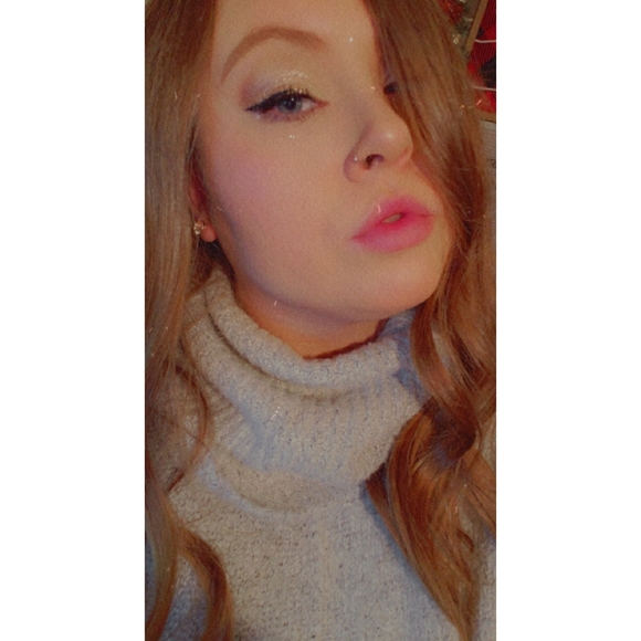 Profile Picture of Ashley Antler (@aspacecadet11) on Poshmark