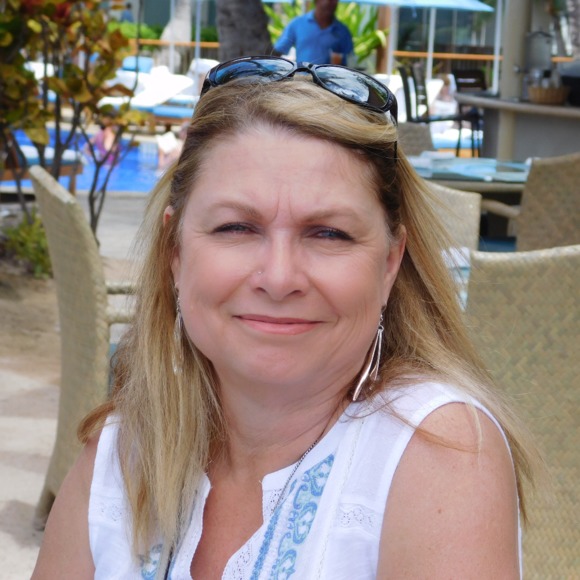 Profile Picture of Cindy Cushing (@cindy_cushing) on Poshmark