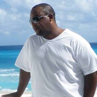 Profile Picture of Alexander Goldring (@alexgold4000) on Facebook