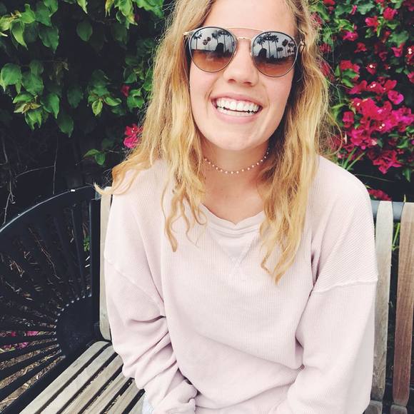 Profile Picture of Natalie Bohlmann (@nataliebohlmann) on Poshmark