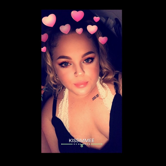 Profile Picture of Calye Vartanian (@calye123) on Poshmark