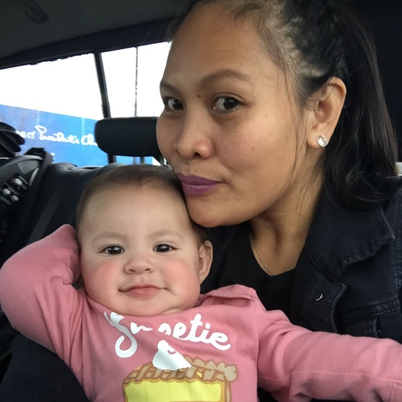 Profile Picture of Analyn Gibbs (@analyngibbs) on Poshmark