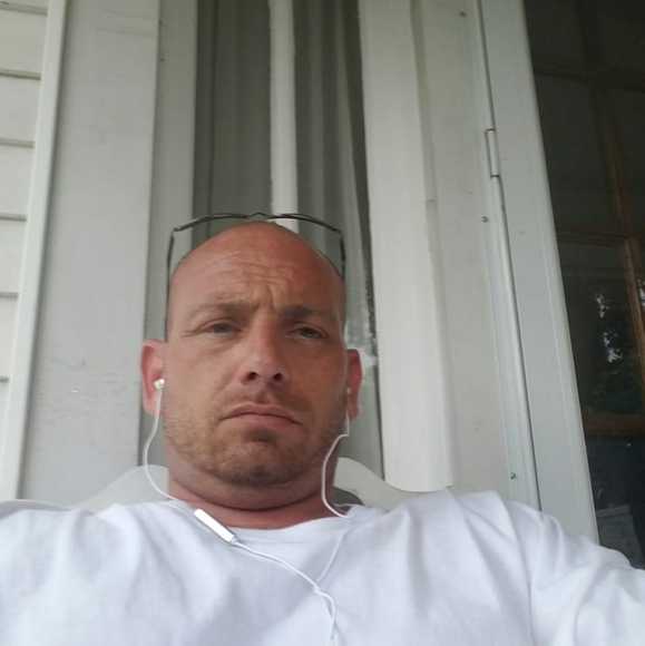 Profile Picture of Michael Cummins (@michaelcummins) on Poshmark