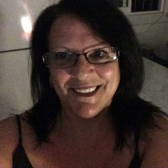 Profile Picture of Lise Gauthier (@lisegauthier593) on Poshmark