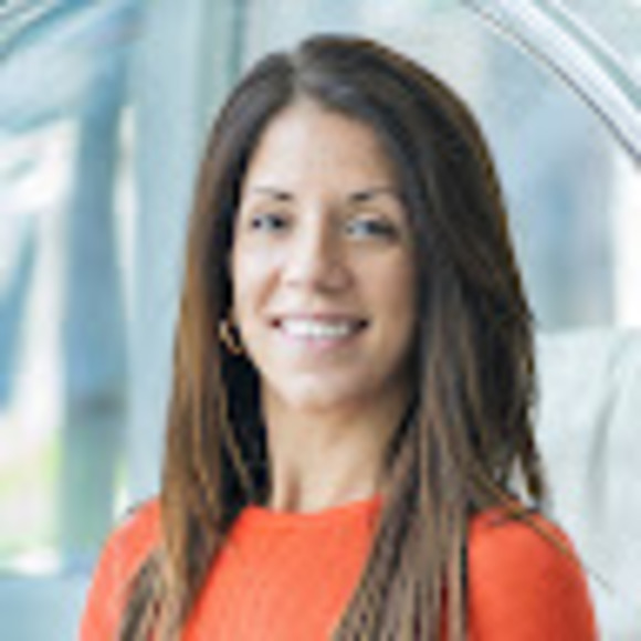 Profile Picture of Nikki Shumann (@nikki_shumann) on Poshmark