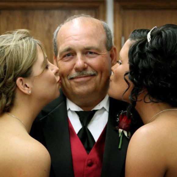 Profile Picture of Sundy Walker (@sundydawn) on Poshmark