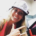 Profile Picture of Mel Roberts (@peanutbutterjellylegs19) on Instagram
