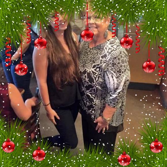 Profile Picture of Susan Bezner (@bezzie0423) on Poshmark