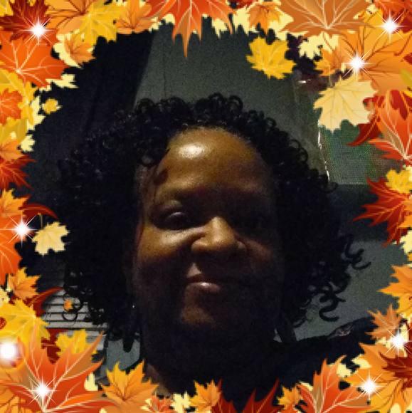 Profile Picture of Gwenever Pigford (@gweneverpig) on Poshmark