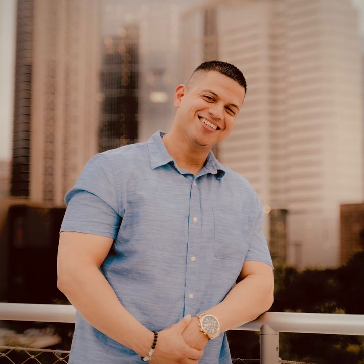 Profile Picture of Chris (@chriscmonroy) on Tiktok