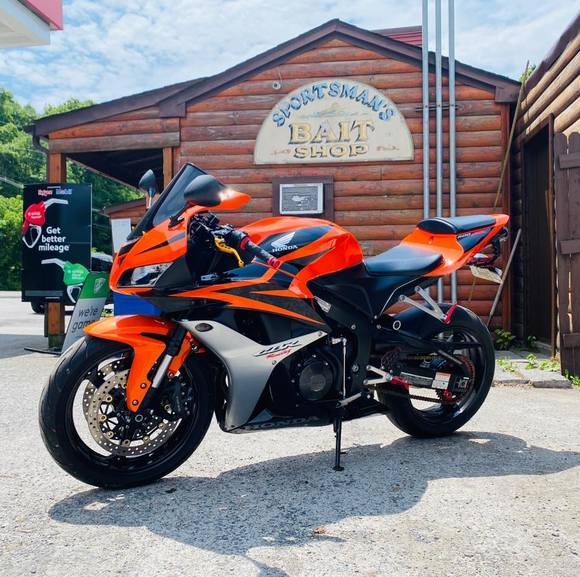 Profile Picture of Catlin n lauren Martin (@nattaleerose11) on Poshmark