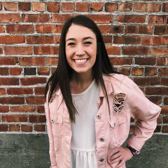 Profile Picture of Miranda Gooler (@mgooler) on Poshmark