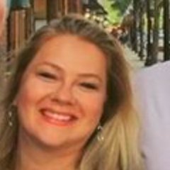 Profile Picture of Elizabeth Doss (@izzyink) on Twitter