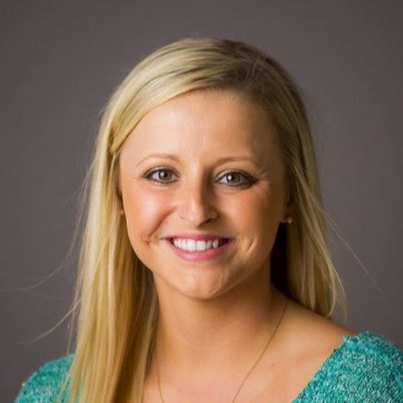 Profile Picture of Lindsey Steffek (@steffeklindsey) on Poshmark