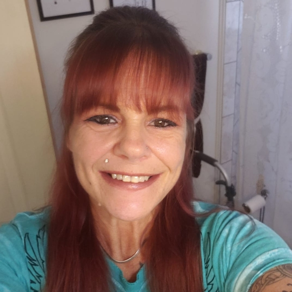 Profile Picture of Lisa Wheeler (@lisa197275) on Poshmark