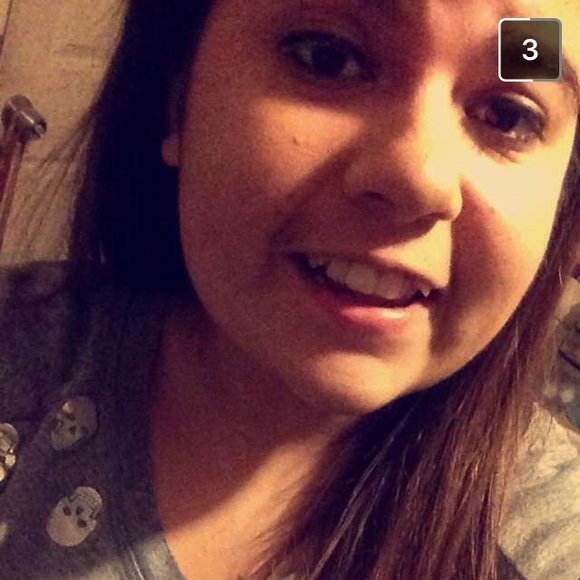 Profile Picture of Brianna Carrasquillo (@carras_quillo) on Poshmark