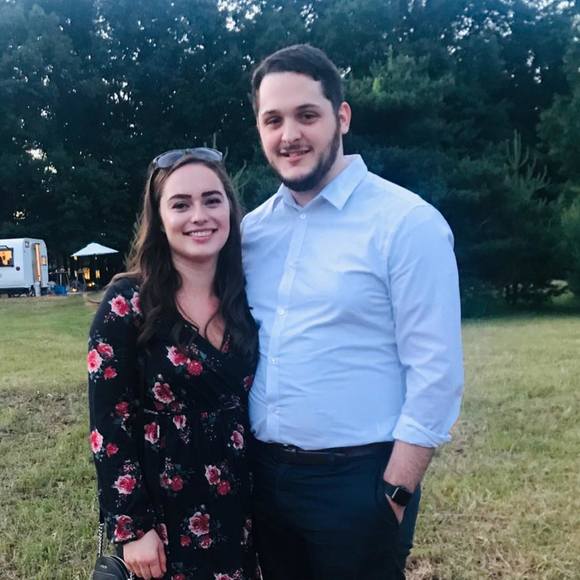 Profile Picture of Rayna Grooters (@raynaloren) on Poshmark