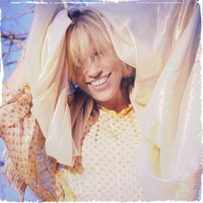 Profile Picture of Carly Simon (@CarlySimonHQ) on Twitter