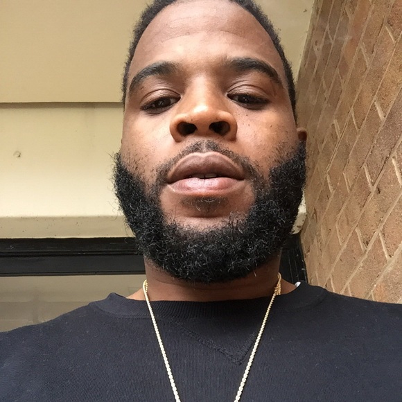 Profile Picture of Andre Fields (@abf1321) on Poshmark