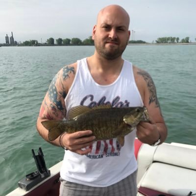 Profile Picture of Dan Fronczak (@DFronz68) on Twitter