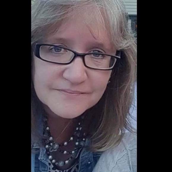 Profile Picture of Sheryl Athorne (@sherylathorne) on Poshmark