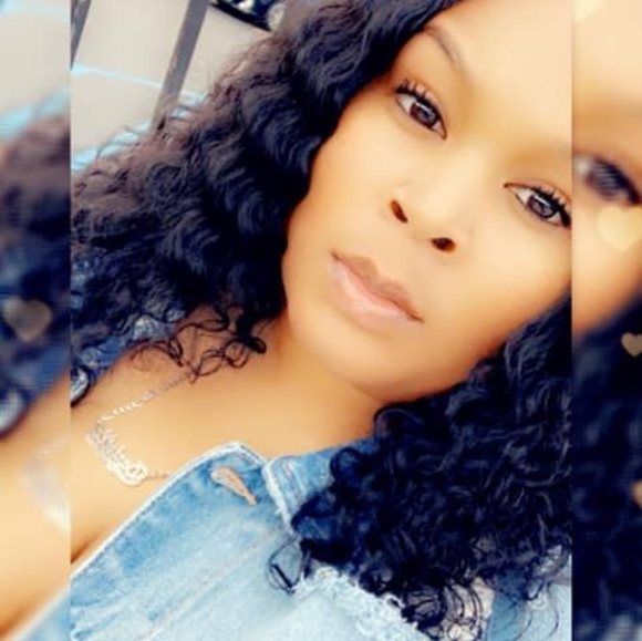 Profile Picture of Danielle Paramore (@dannie1214) on Poshmark