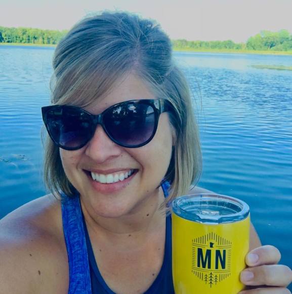 Profile Picture of Amy Wemhoff (@amy2284) on Poshmark