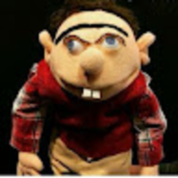 Profile Picture of Alex Quezada (@aqueza12) on Poshmark