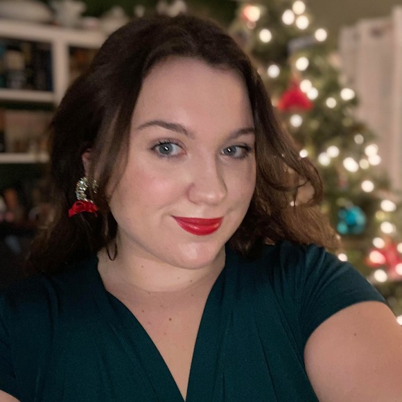 Quinn Jones - Poshmark Profile Picture of Quinn Jones (@qjone1099) on Poshmark