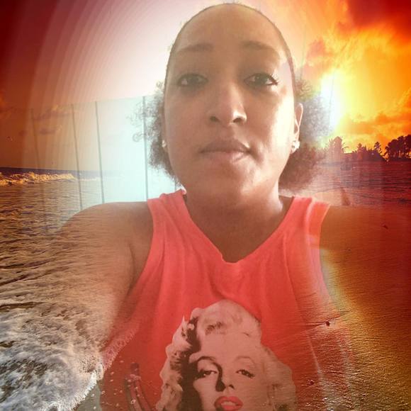 Profile Picture of Arielle Warren (@arielle102781) on Poshmark