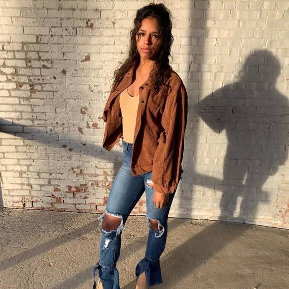 Profile Picture of Jaelyn Steeby (@jaelynsteeby) on Poshmark