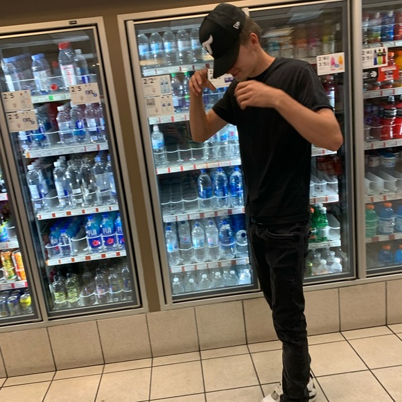 Profile Picture of Kyle Rochester (@looking4drip) on Poshmark