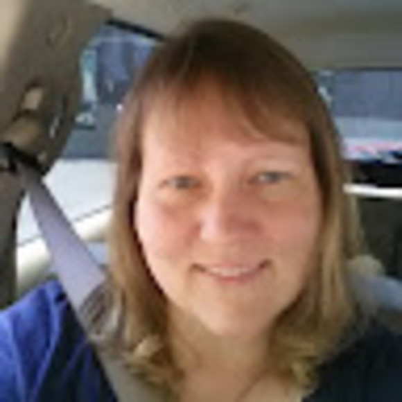 Profile Picture of Carol Williamson (@ras3sons) on Poshmark