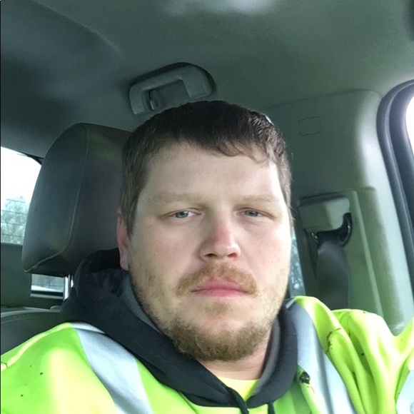 Profile Picture of Justin Mcglothlin (@justinmcglot992) on Poshmark