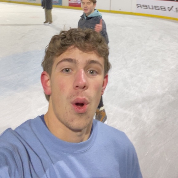 Profile Picture of Carsen Bartow (@cbartow05) on Poshmark