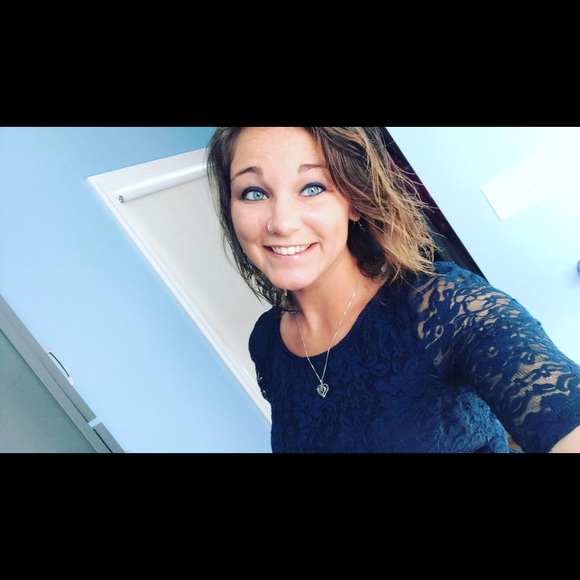 Profile Picture of Danielle Turdo (@danniii08) on Poshmark