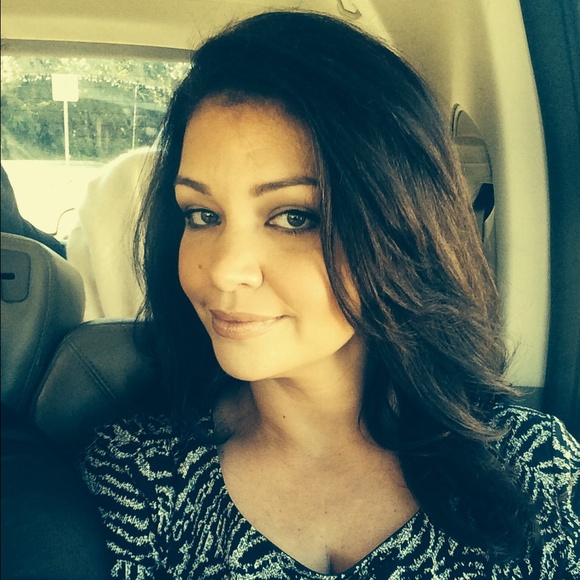 Profile Picture of Tara Rampino (@tarapia) on Poshmark