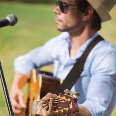 Profile Picture of Dennis Florine (@DennisFlorine) on Twitter