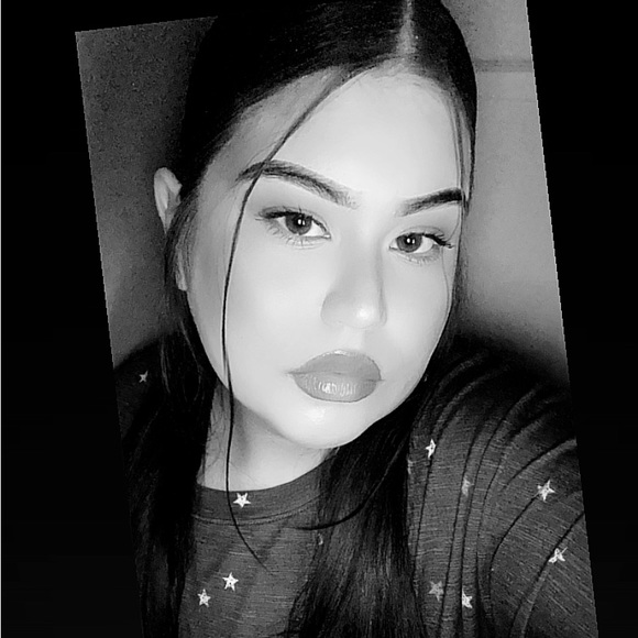 Profile Picture of Joselyn Cabrera (@joselync409) on Poshmark