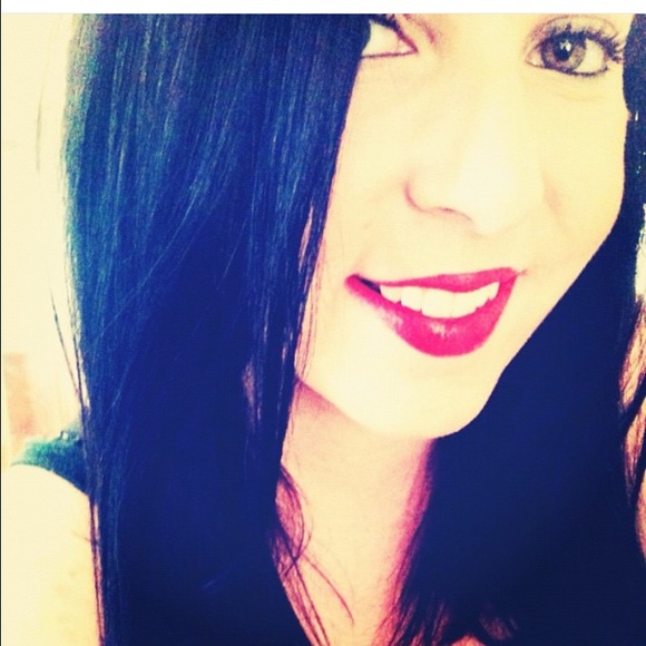 Profile Picture of Stephanie Galuppo (@steph727) on Poshmark