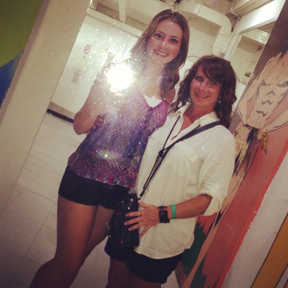 Profile Picture of Mallory Goodeaux (@malshea) on Poshmark